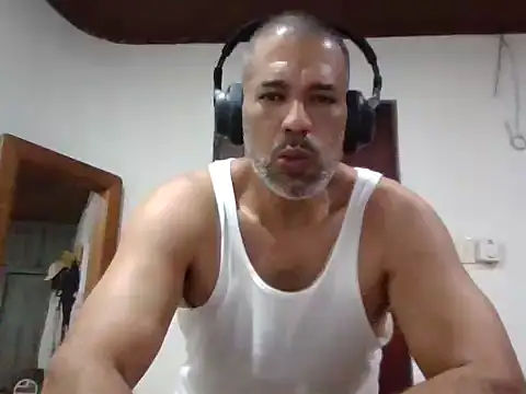 Snapshot of jackbigcock11 chatting on 12-19-25, 03:41 jackbigcock11 online show from 12-19-25, 03:41