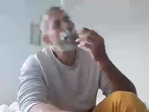 Snapshot of jackbigcock11 chatting on 01-13-26, 12:21 jackbigcock11 online show from 01-13-26, 12:21