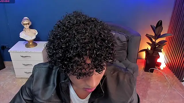 Snapshot of Noah_Smith04 chatting on 10-16-25, 12:17 Noah Smith04 online show from 10-16-25, 12:17