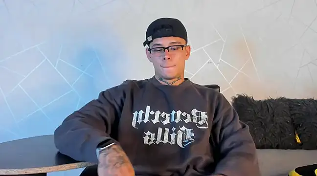 NoahhBrown online show from 01-07-25, 10:41