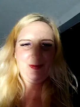 BecciDeluxe online show from 01-31-26, 08:51