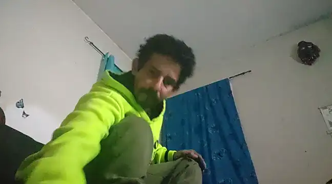 Snapshot of LongDickZee562 chatting on 12-28-24, 11:09 LongDickZee562 online show from 12-28-24, 11:09