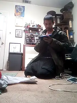 Snapshot of LongDickZee562 chatting on 02-25-25, 05:15 LongDickZee562 online show from 02-25-25, 05:15