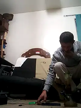 Snapshot of LongDickZee562 chatting on 03-06-25, 06:19 LongDickZee562 online show from 03-06-25, 06:19