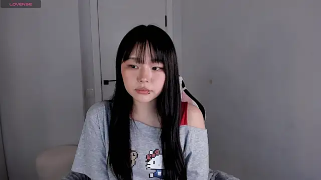 Snapshot of hee_young11 chatting on 10-13-25, 07:08 hee young11 online show from 10-13-25, 07:08