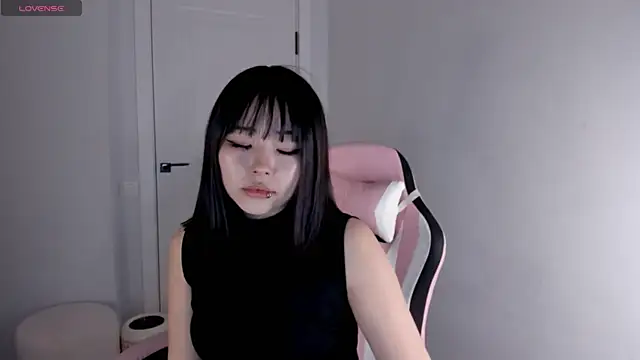 hee young11 online show from 11-29-25, 06:05