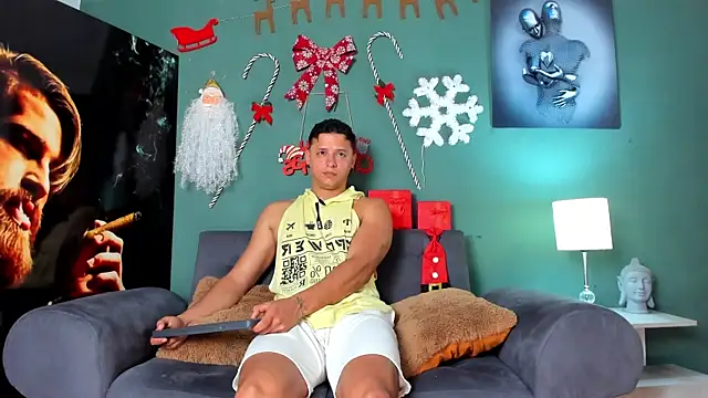 Snapshot of MITCHELL_BURNS chatting on 12-09-24, 08:33 MITCHELL BURNS online show from 12-09-24, 08:33