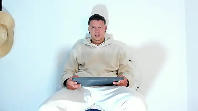 Snapshot of MITCHELL_BURNS chatting on 02-24-25, 12:16 MITCHELL BURNS online show from 02-24-25, 12:16