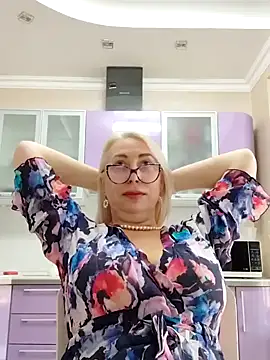 Snapshot of HotJanet chatting on 01-28-25, 12:32 HotJanet online show from 01-28-25, 12:32