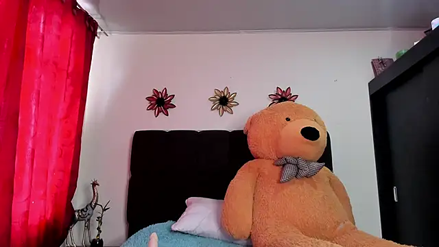 VIOLETMIILLER online show from 12-18-24, 04:28