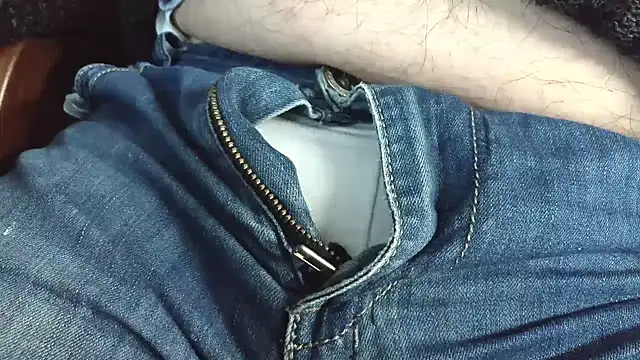 Snapshot of smoothandtiny chatting on 11-28-25, 08:17 smoothandtiny online show from 11-28-25, 08:17