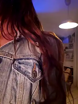 Snapshot of Luna_Kitanna chatting on 12-15-24, 11:20 Luna Kitanna online show from 12-15-24, 11:20