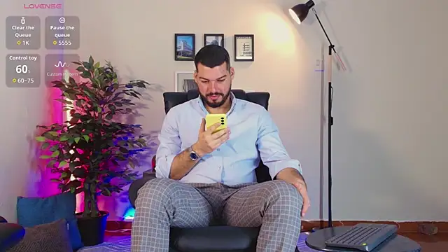 Snapshot of HenryBenso chatting on 10-16-25, 04:30 HenryBenso online show from 10-16-25, 04:30