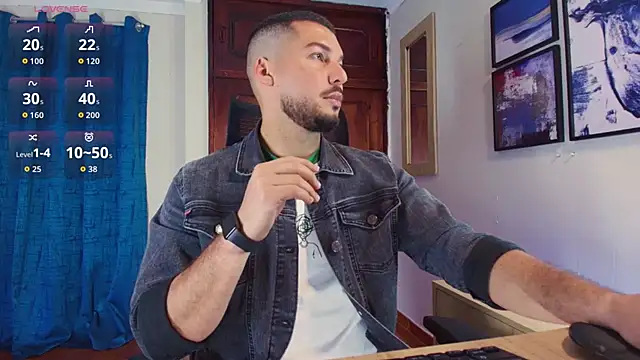 Snapshot of HenryBenso chatting on 10-26-25, 04:24 HenryBenso online show from 10-26-25, 04:24