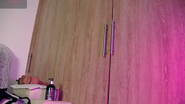 aidaadams online show from 11-14-25, 12:15