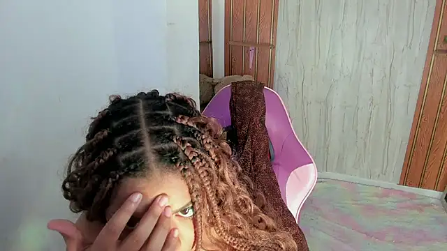 Alika01 online show from 10-25-25, 01:29