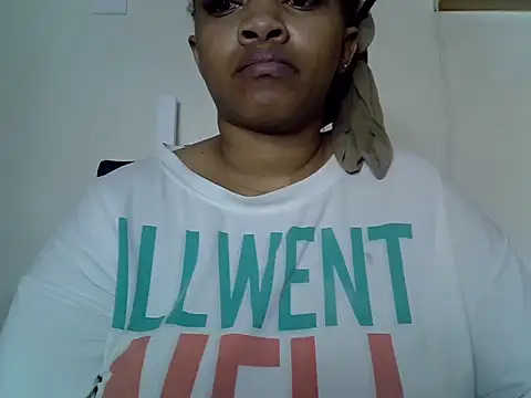 Snapshot of Brown_sexy chatting on 11-17-25, 07:41 Brown sexy online show from 11-17-25, 07:41