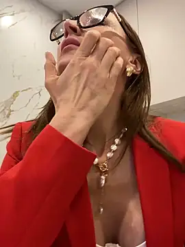 LauraDavis online show from 03-02-26, 05:09