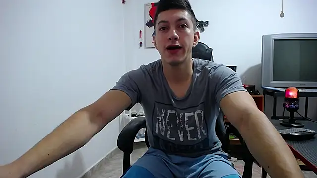 Snapshot of Iam_yourbabyprincess_XD chatting on 11-05-25, 05:57 Iam yourbabyprincess XD online show from 11-05-25, 05:57