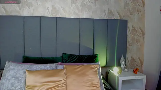 JulianaMiller online show from 12-05-25, 12:19