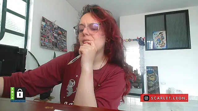 Snapshot of Scarletleon77 chatting on 10-14-25, 03:24 Scarletleon77 online show from 10-14-25, 03:24