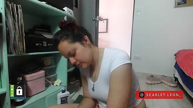 Snapshot of Scarletleon77 chatting on 11-29-25, 02:53 Scarletleon77 online show from 11-29-25, 02:53