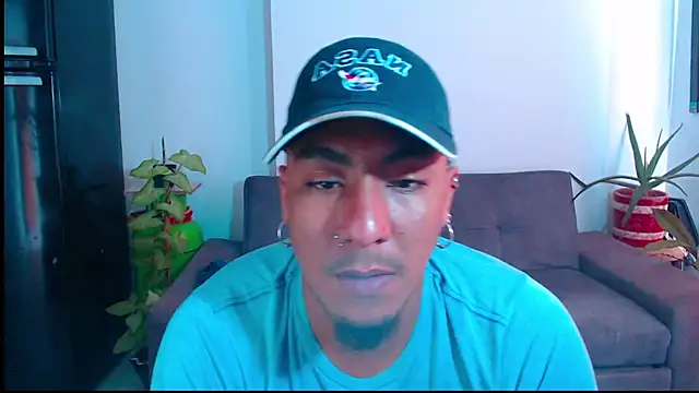 yosoy enzo2020 online show from 12-11-24, 03:37