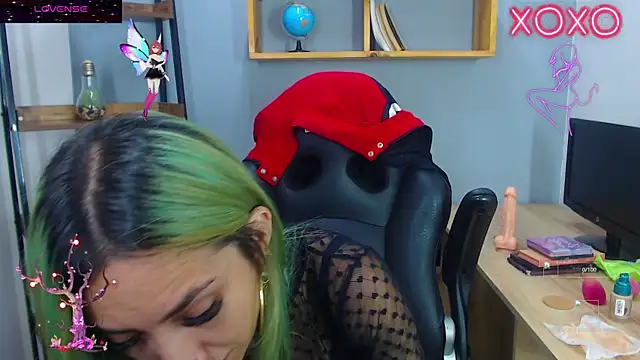 Erika Stevens online show from 10-28-25, 12:03