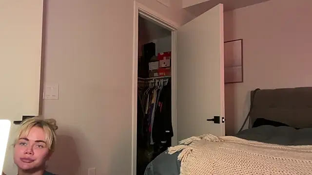 ElenaErickson online show from 02-13-26, 04:30