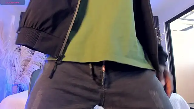 Snapshot of JacksonMuller_ chatting on 02-04-26, 01:17 JacksonMuller online show from 02-04-26, 01:17