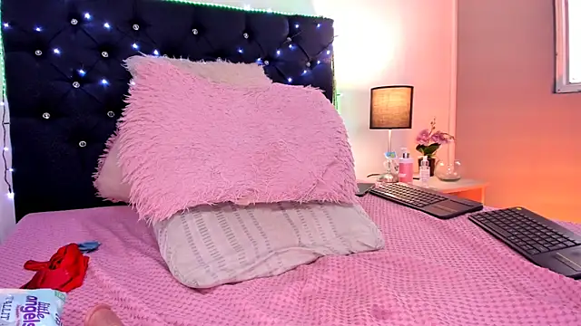 valentinabaez online show from 02-14-25, 08:37