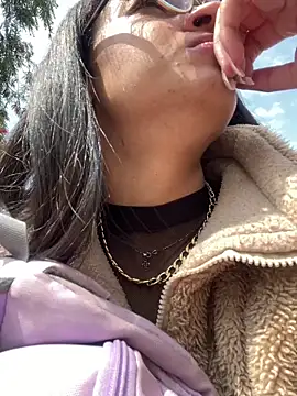 valentinabaez online show from 02-15-25, 03:50