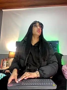 valentinabaez online show from 11-11-25, 02:50