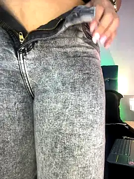 valentinabaez online show from 11-17-25, 06:24