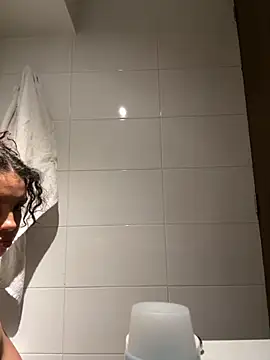 Snapshot of Nathcurly_ chatting on 10-29-25, 02:14 Nathcurly online show from 10-29-25, 02:14