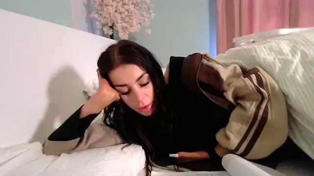 Snapshot of josiexcx chatting on 11-18-25, 01:04 josiexcx online show from 11-18-25, 01:04