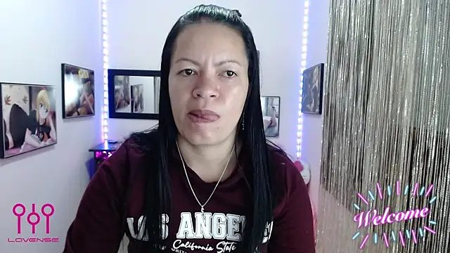 Snapshot of Cristal_w chatting on 10-09-25, 01:20 Cristal w online show from 10-09-25, 01:20