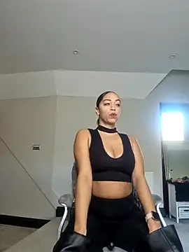 Snapshot of QueenTricks1 chatting on 11-30-25, 11:36 QueenTricks1 online show from 11-30-25, 11:36