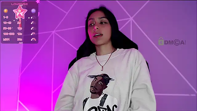 Snapshot of lilylouisee chatting on 10-11-25, 03:39 lilylouisee online show from 10-11-25, 03:39