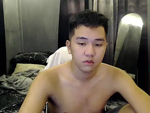 xgregor07 online show from 11-18-25, 02:21