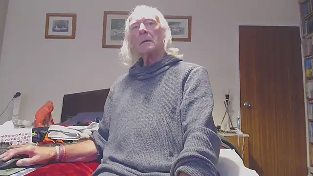 WaverlyKernow online show from 10-16-25, 02:07