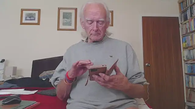 WaverlyKernow online show from 10-26-25, 10:54