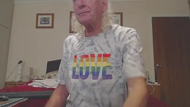 WaverlyKernow online show from 11-23-25, 02:06