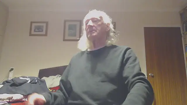 WaverlyKernow online show from 12-14-25, 03:17