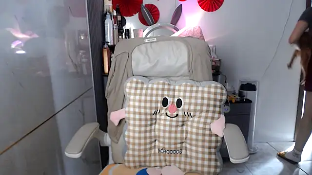 Snapshot of -KathySweet- chatting on 02-03-26, 06:22 -KathySweet- online show from 02-03-26, 06:22