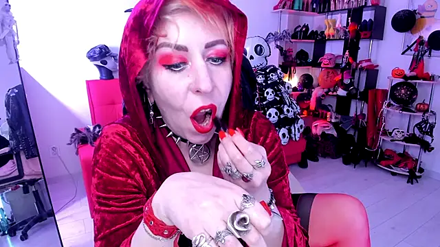 Snapshot of GinaMiracle chatting on 10-30-25, 12:34 GinaMiracle online show from 10-30-25, 12:34