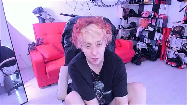 Snapshot of GinaMiracle chatting on 11-10-25, 08:24 GinaMiracle online show from 11-10-25, 08:24