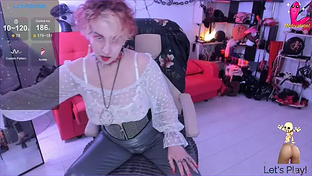 Snapshot of GinaMiracle chatting on 11-14-25, 04:22 GinaMiracle online show from 11-14-25, 04:22