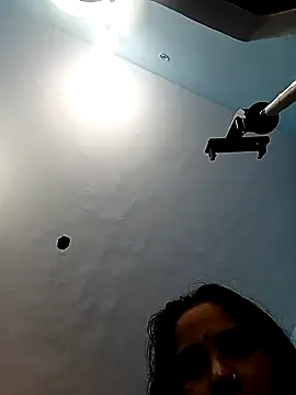 reemacouple007 online show from 10-28-25, 06:10