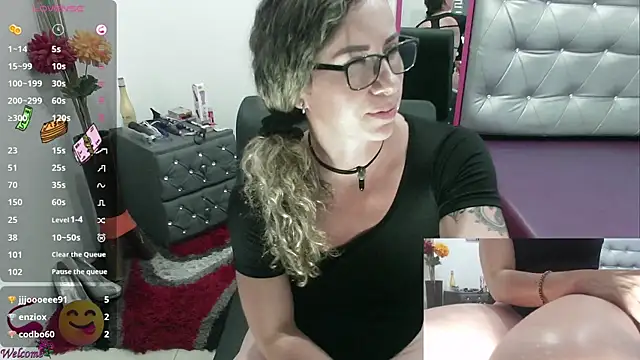 ViickySexy online show from 02-13-25, 10:43
